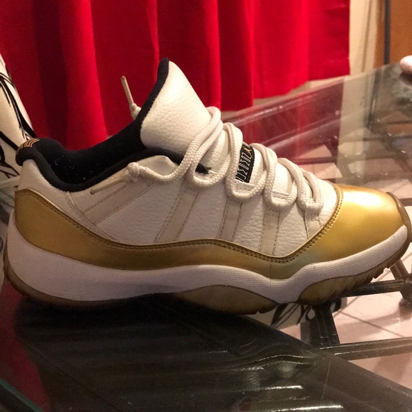 Jordan low 11s - Picture 3 of 7